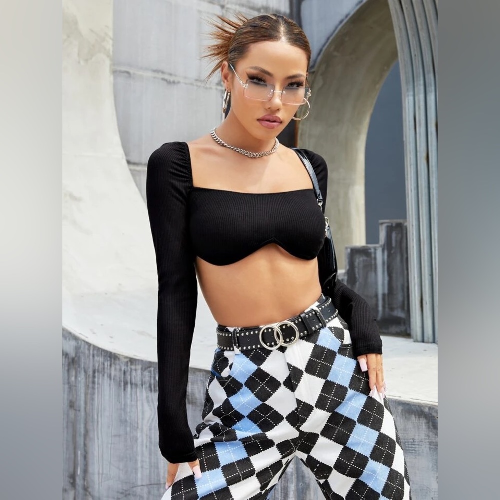 Long-Sleeve Black Ribbed Crop Top
